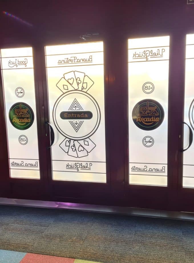 Rotulación de mobiliario urbano